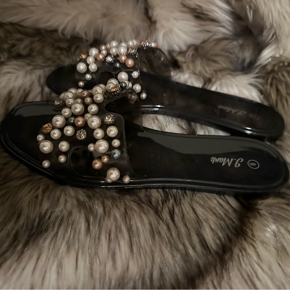 New super cute black jelly slip on sandals w/pearls etc.match cute w/top in post - Picture 1 of 7